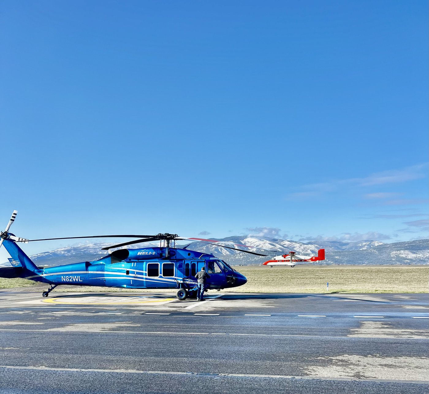 Blue UH-60 N829WL on mountain ramp